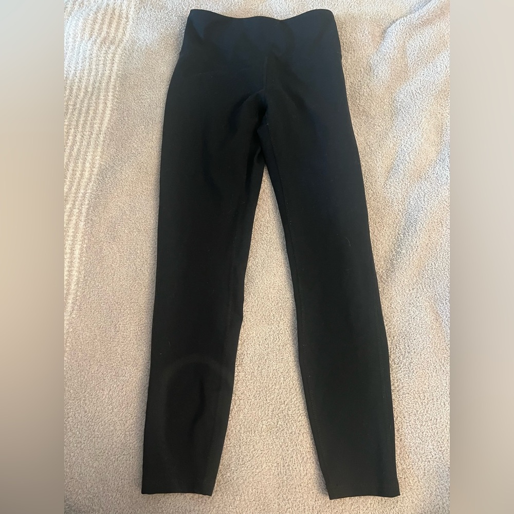 Extremely comfortable running leggings with waistband pocket